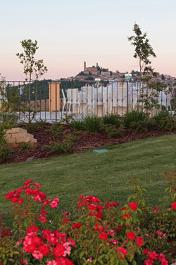 Terrasse mit Blick auf den Hgeln von Monferrato